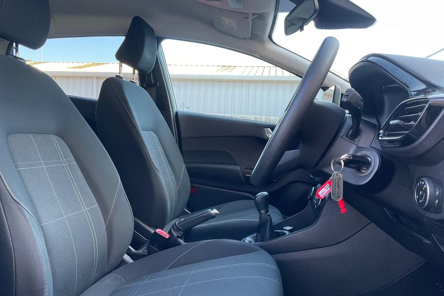 Ford FIESTA Photo autoimg-626757d678f756f5a6e098f1dceec46a42903619.jpg