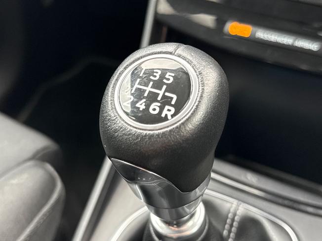 FORD Puma Photo 49