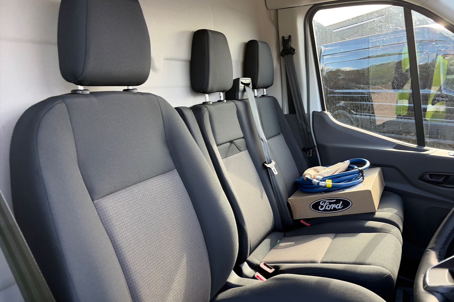 Ford E-TRANSIT Photo 9