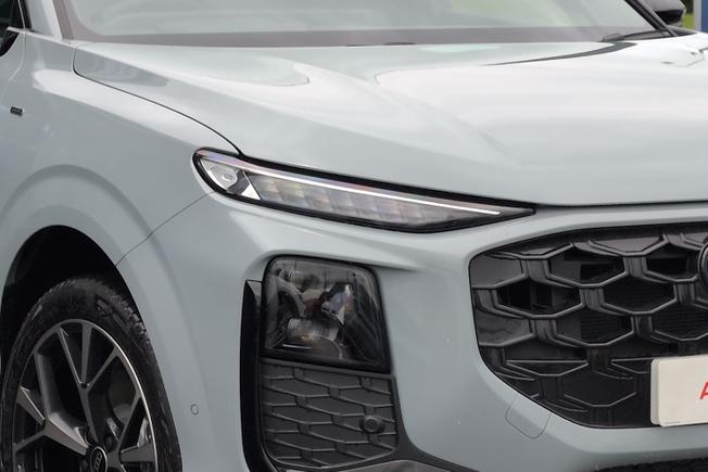 AUDI Q3 Photo 19