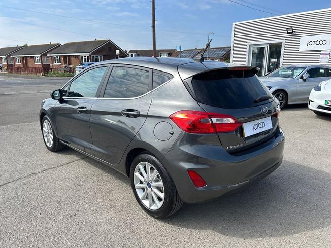 FORD Fiesta Photo 23