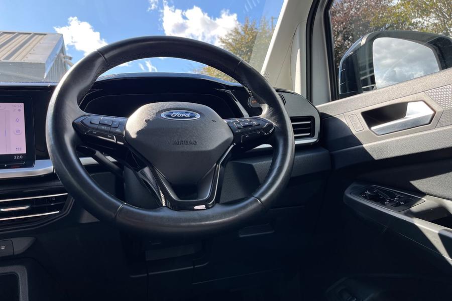 Ford Tourneo Connect Photo autoimg-62740a6b32cc477c7121120b7659f7815325f745.jpg