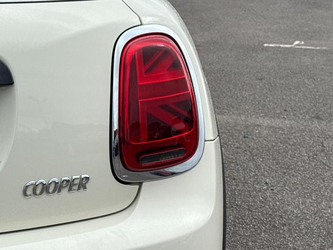 MINI Hatch Photo 18