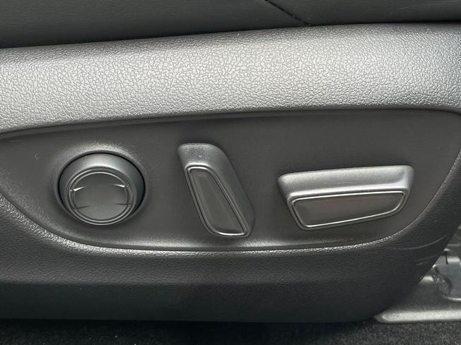 TOYOTA Rav4 Photo 30