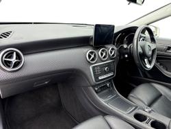 MERCEDES-BENZ A Class Photo 2