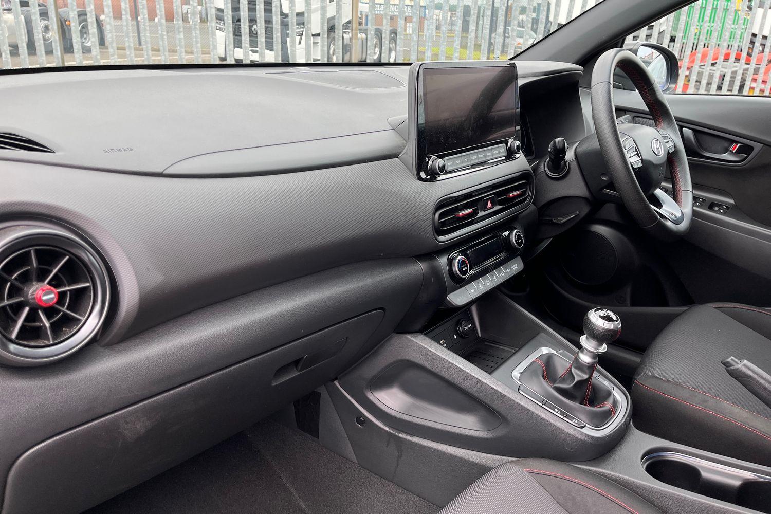 Hyundai KONA Photo 17