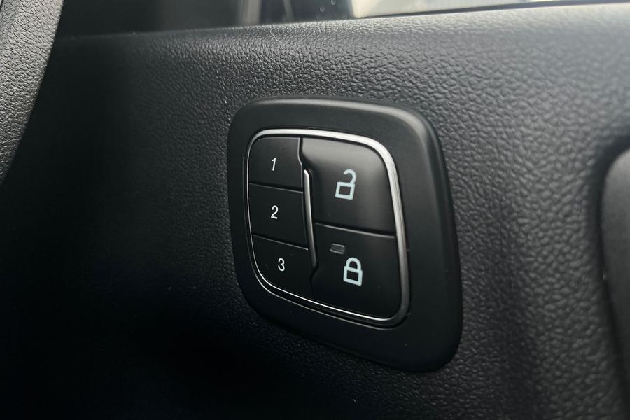 Ford KUGA Photo autoimg-627fde08f59377f44e59edfd6add4798e3848d10.jpg