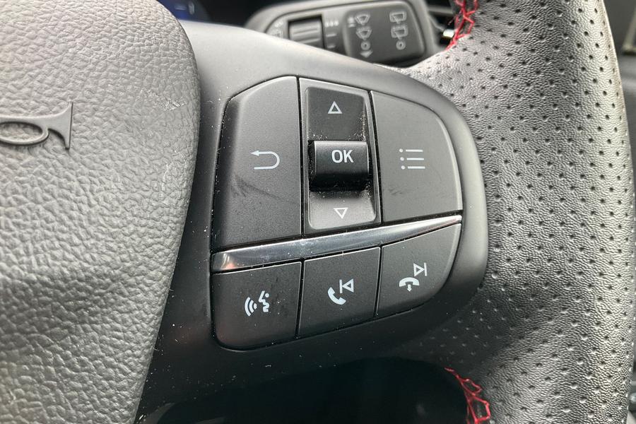 Ford KUGA Photo autoimg-6284f981138318b5bba32395bf4e88cbac8f12aa.jpg