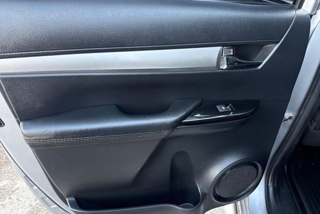 TOYOTA Hilux Photo 41