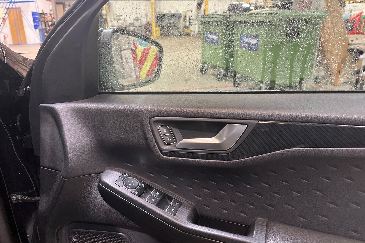 Ford KUGA Photo 24