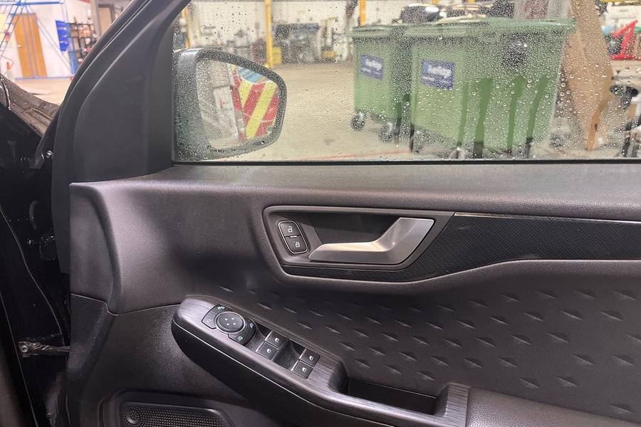 Ford KUGA Photo autoimg-628e0b258e5e9c401c9425bda1ff4139a50e339f.jpg