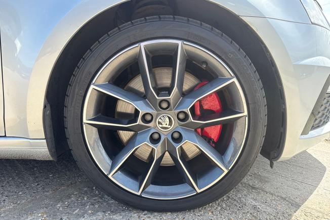 ŠKODA Octavia Photo 5