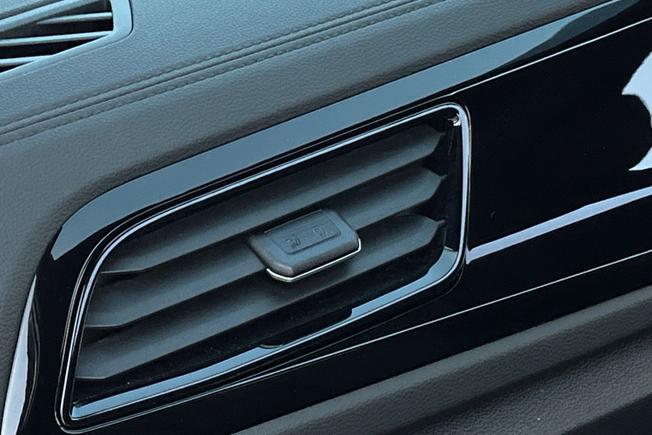 VOLKSWAGEN T-Roc Photo 42