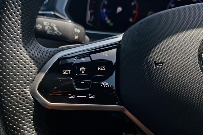 VOLKSWAGEN Tiguan Photo 16
