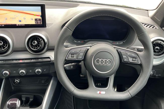 AUDI Q2 Photo 11