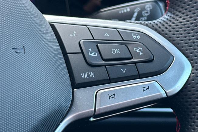 Volkswagen Golf Photo 17