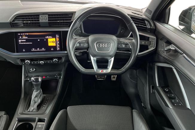 AUDI Q3 Photo 11