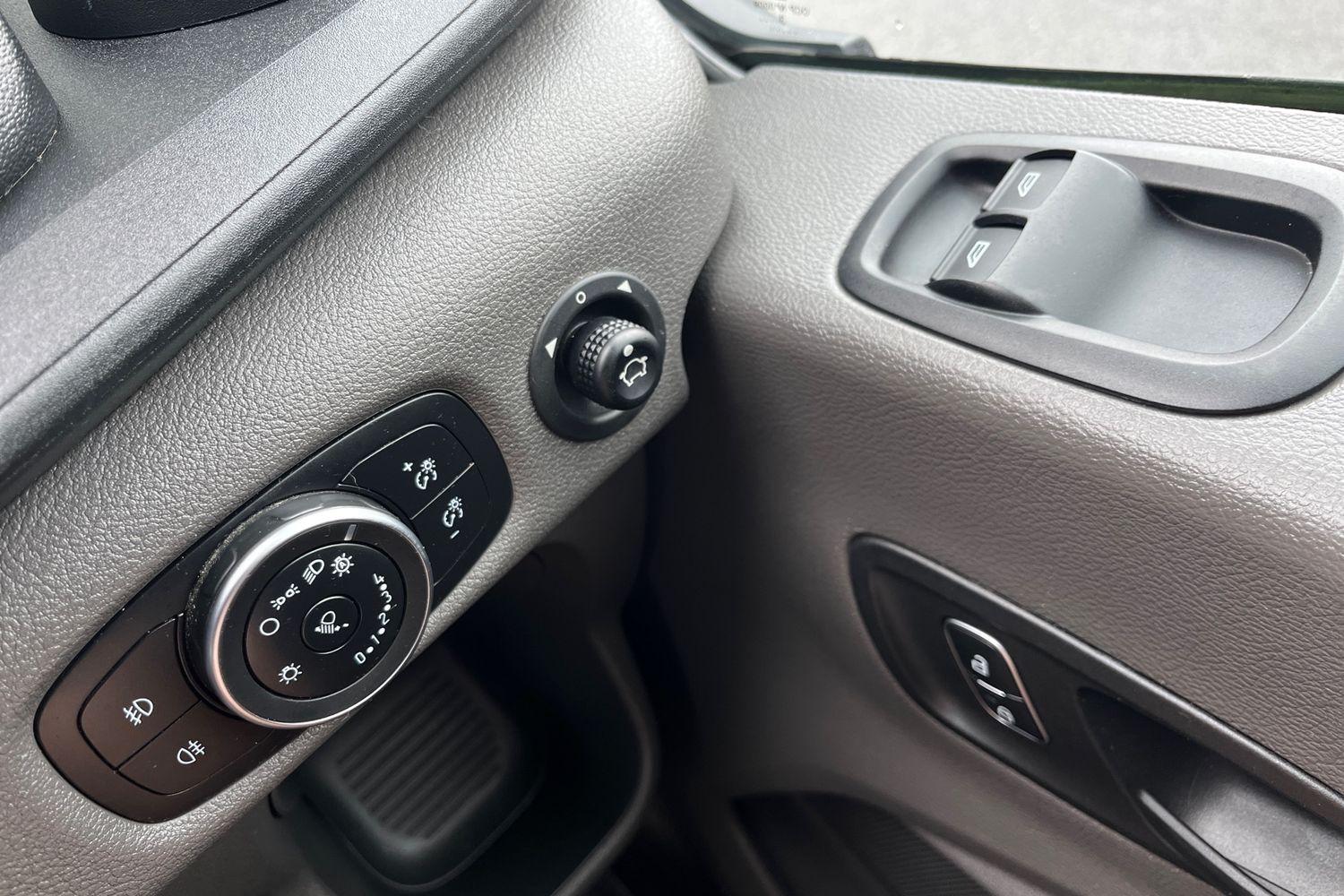 Ford TRANSIT Photo 7