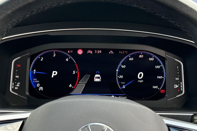 VOLKSWAGEN TIGUAN Photo 28