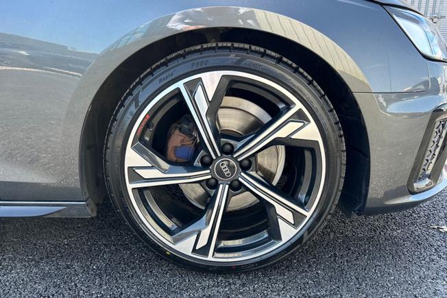 AUDI A4 Photo 5