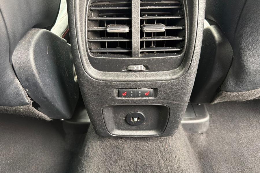Ford Kuga Photo autoimg-62b41af7ad567f792661dcbebe32bb041b13e44c.jpg