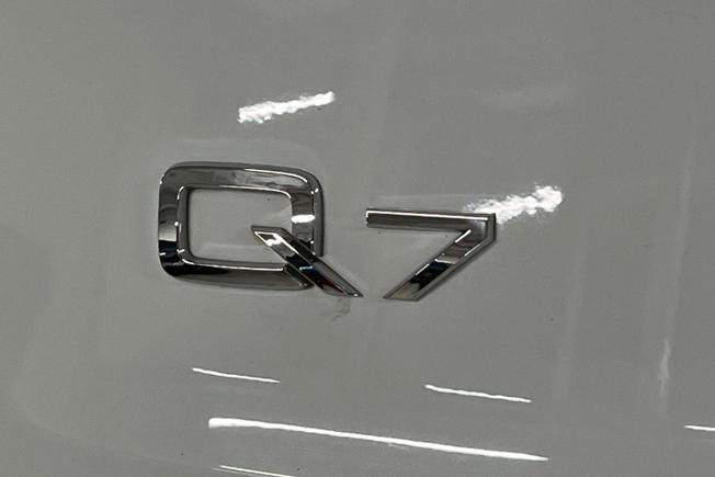 AUDI Q7 Photo 33