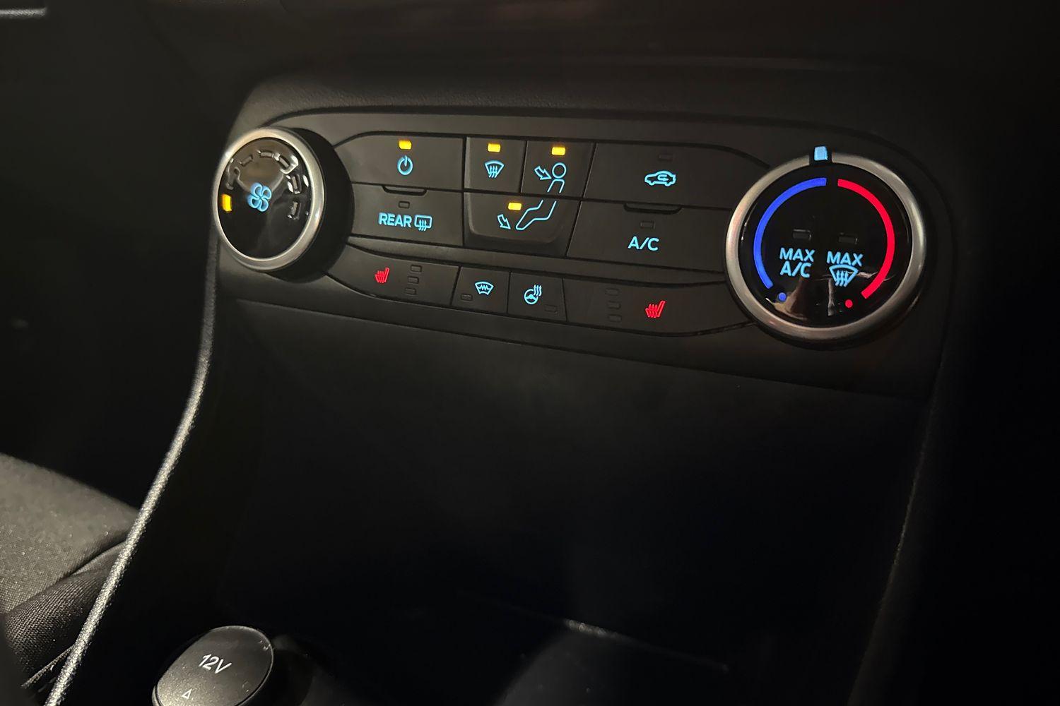 Ford FIESTA Photo 34
