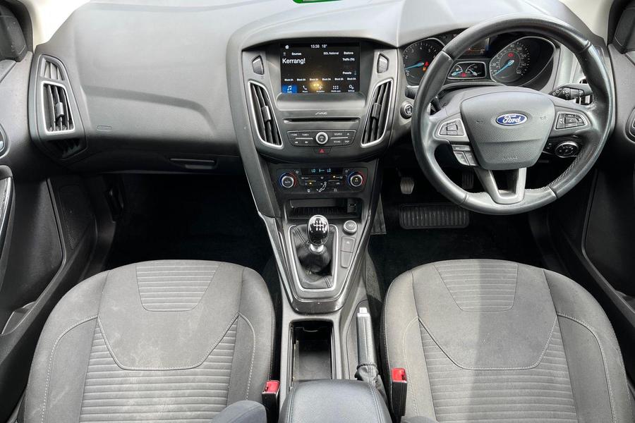 Ford FOCUS Photo autoimg-62b8f5e9935a093c1a072458f2751bfc079191ce.jpg