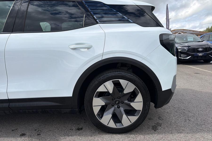 Ford Explorer Photo autoimg-62ba7ad9c6e834115cf09cb058758a50c3a6c814.jpg