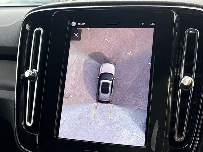 VOLVO Xc40 Photo 33