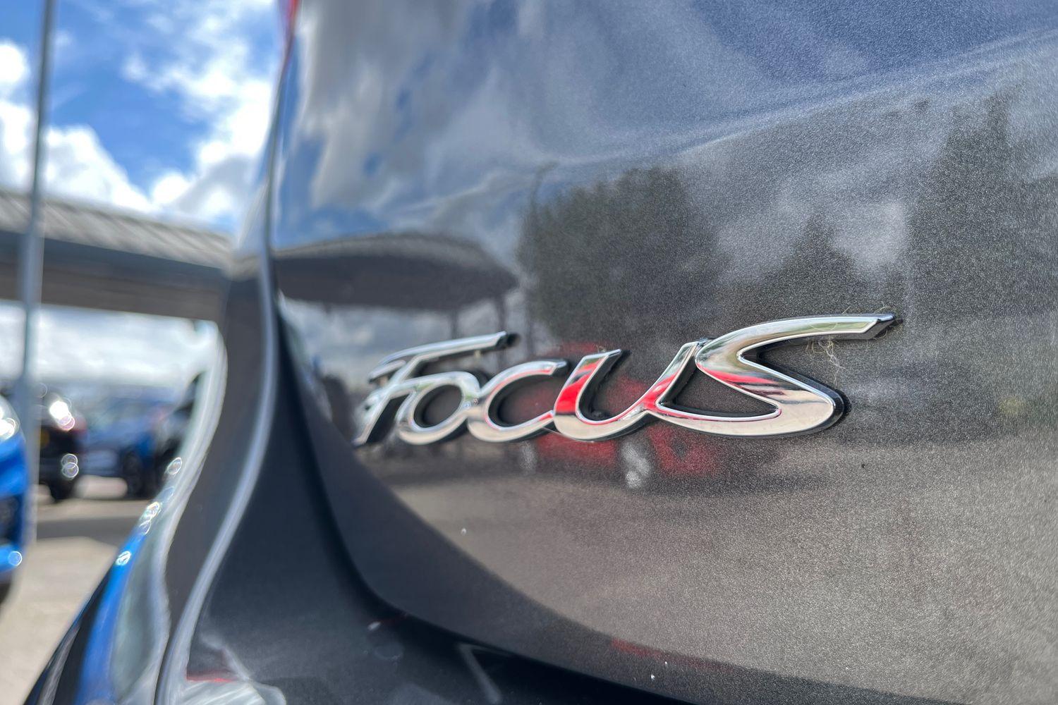 Ford FOCUS Photo 38