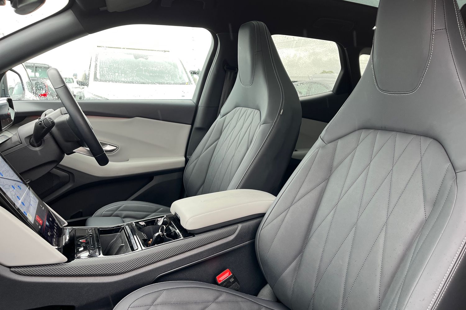 Ford Explorer Photo 18