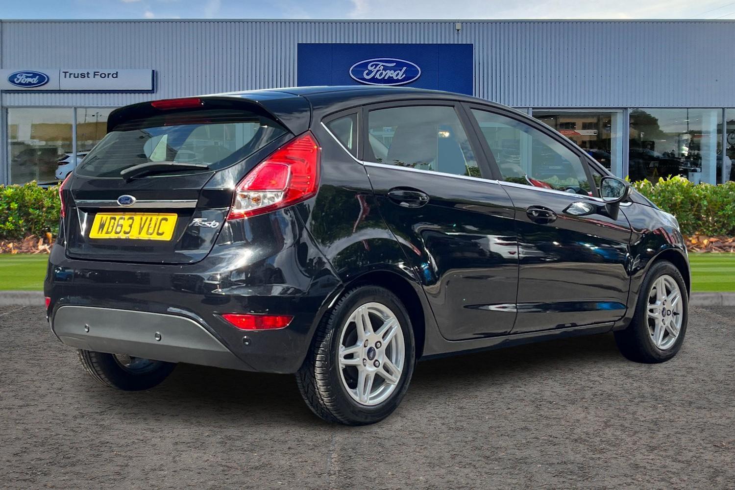 Ford FIESTA Photo 3