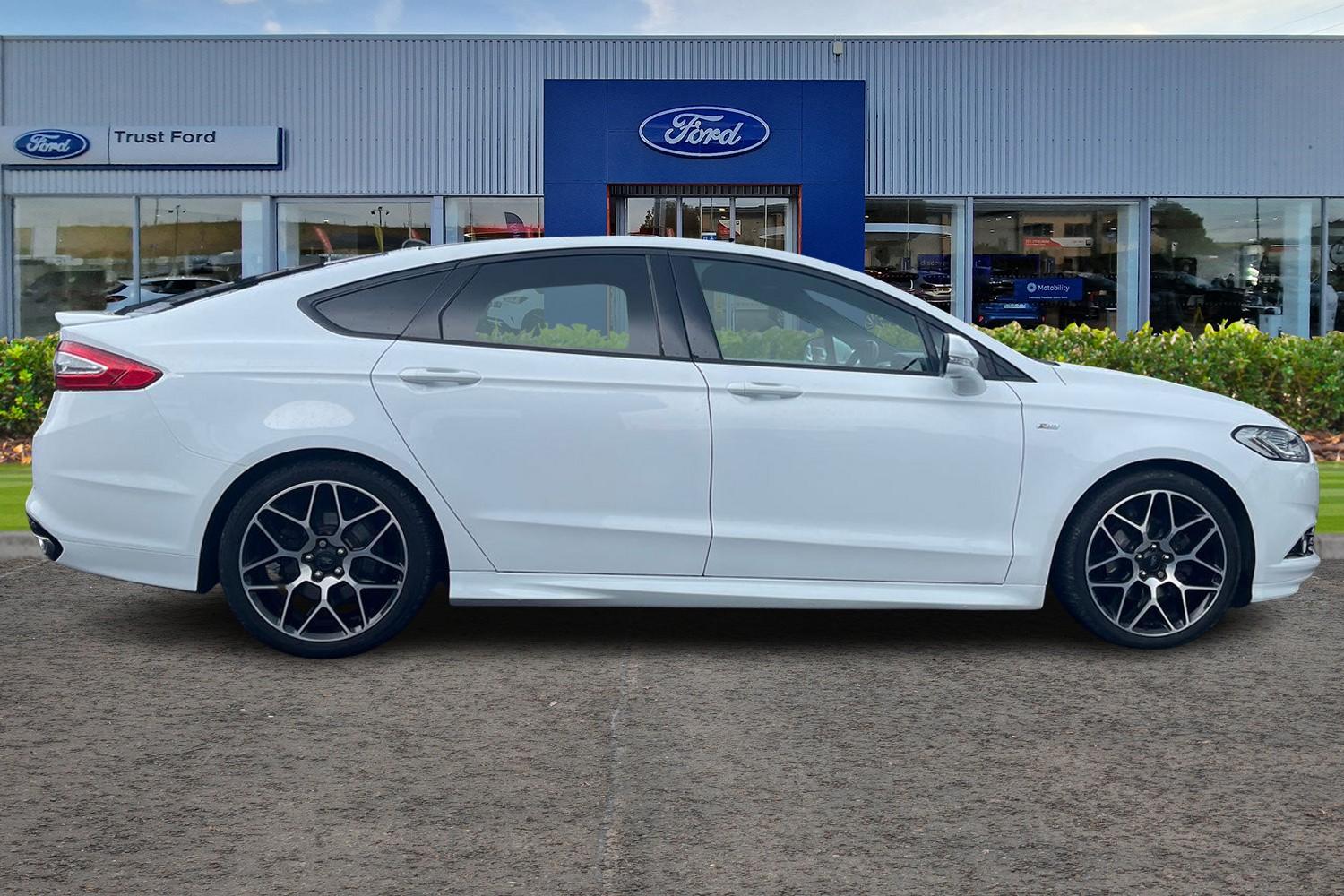 Ford MONDEO Photo 2