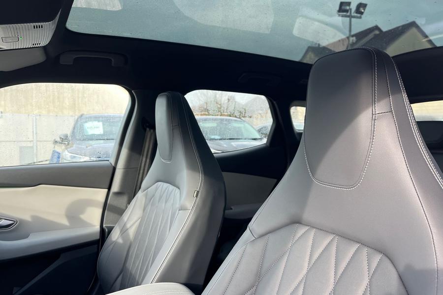 Ford Explorer Photo autoimg-62d298af02b5b2f37548ee831981cda9ff15b7bf.jpg