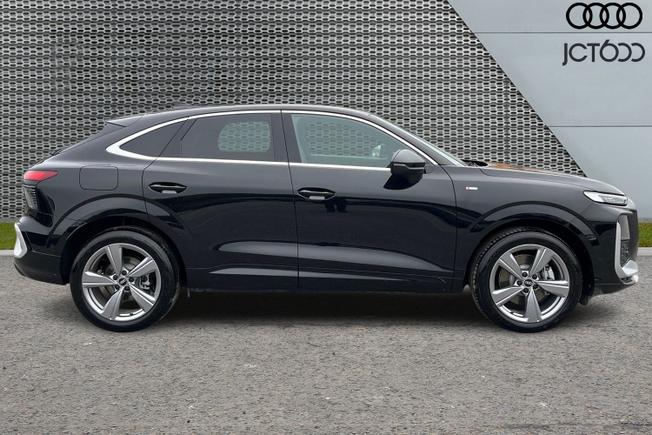 AUDI  Q3 Sportback Photo 4