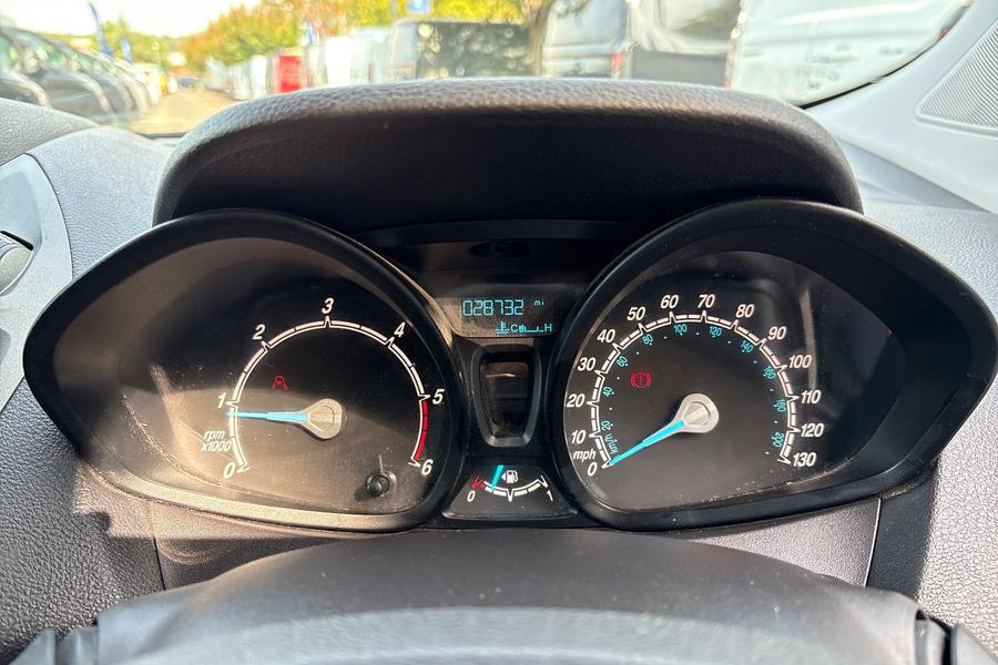 Ford TRANSIT COURIER Photo autoimg-62d96768b9991c4daffd3858bf5f308138798b77.jpg