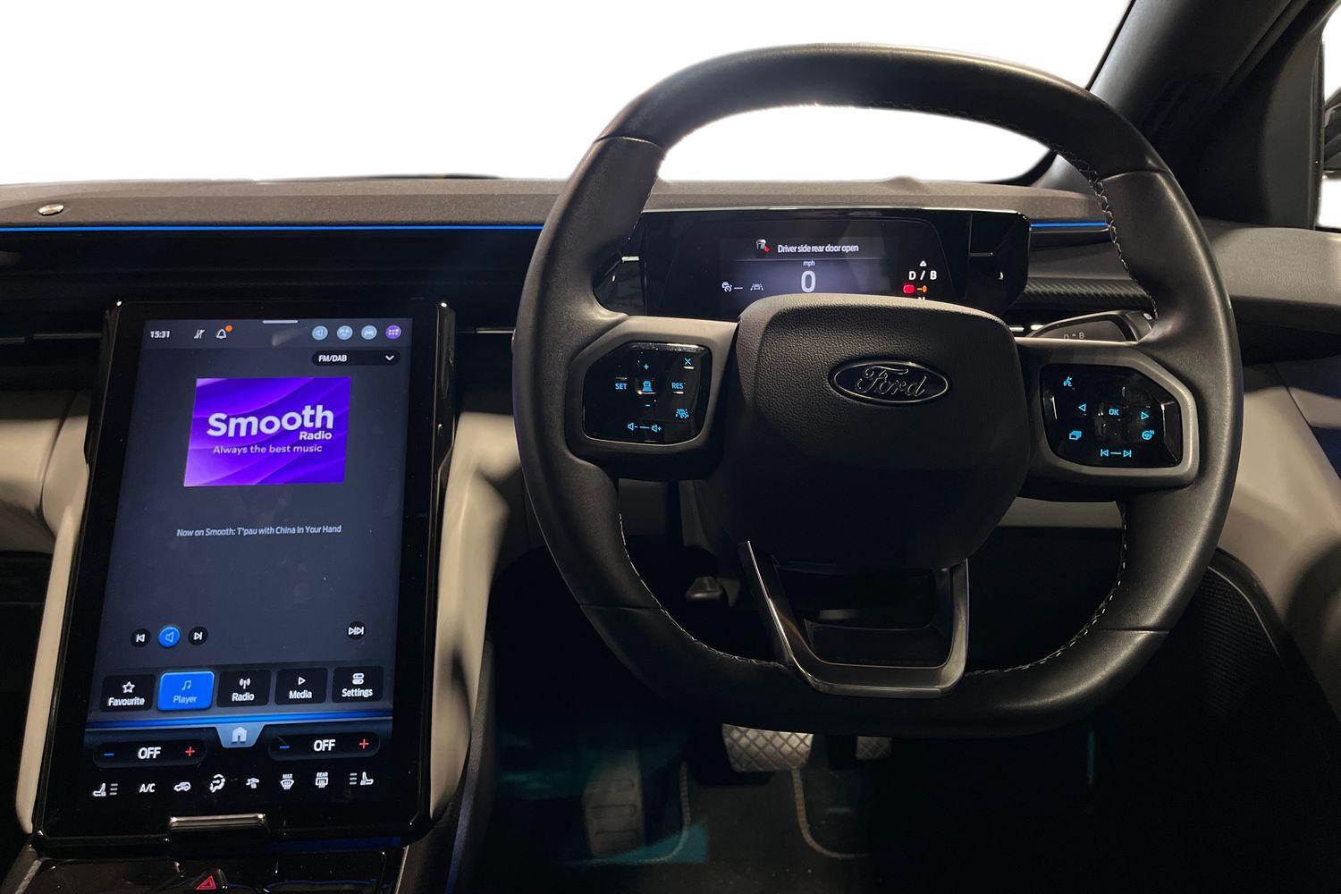 Ford Explorer Photo 10