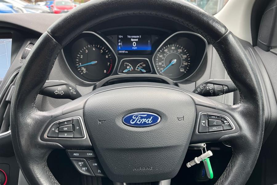 Ford FOCUS Photo autoimg-62dd9d88fc68502095822b362379554a70ebccca.jpg