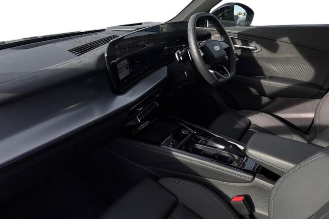 Audi Q3 Photo 2