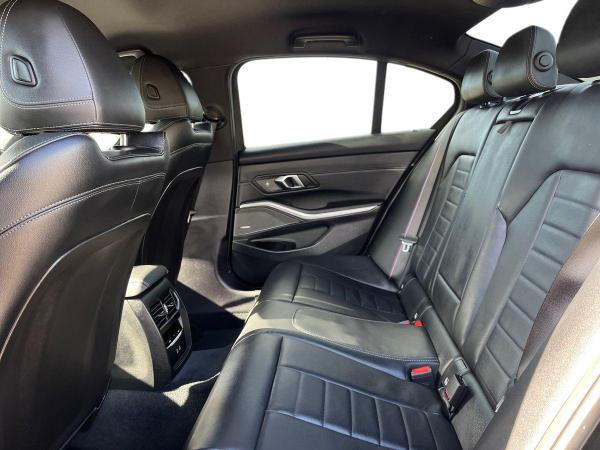 BMW 3 Series Photo autoimg-62df5c0a24083ffb091c03dac2ff53da348f42cd.jpg