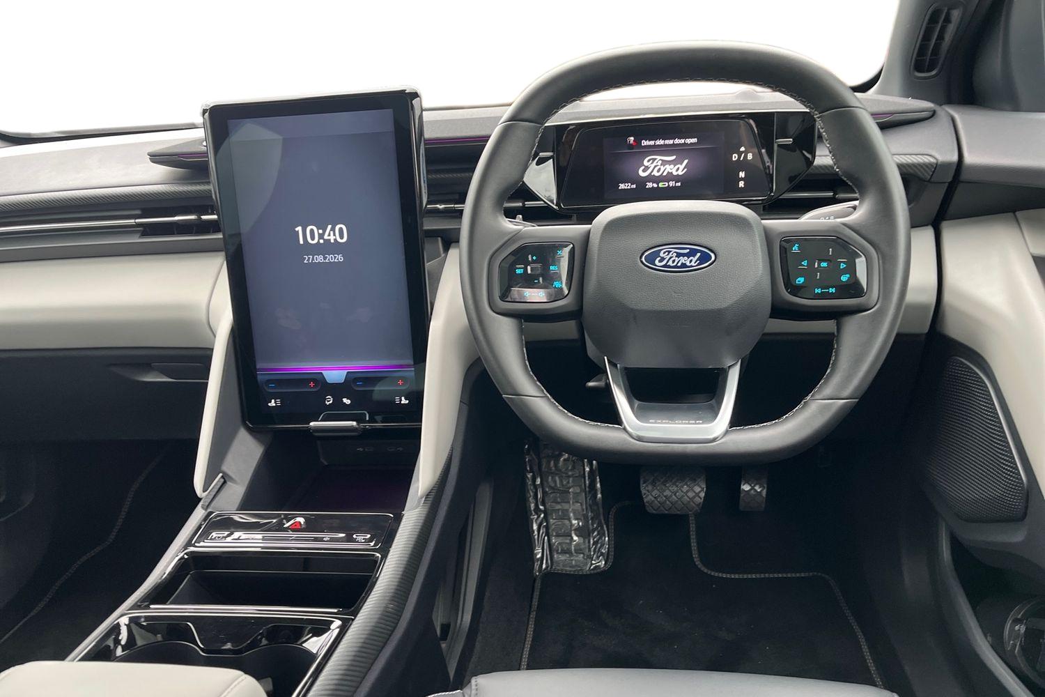 Ford Explorer Photo 10