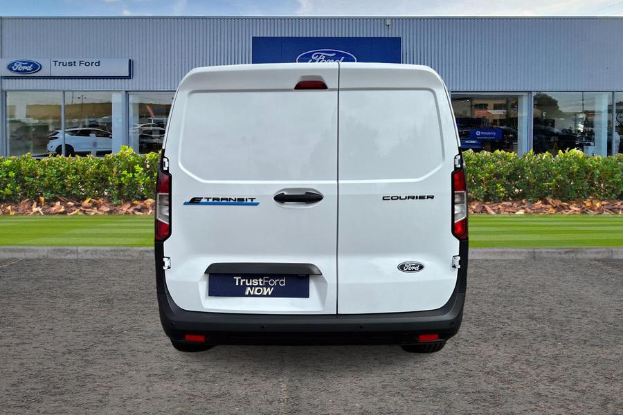 Ford E-TRANSIT COURIER Photo autoimg-62e670daf5dc57da3a4fddd4e9752553e0183ab9.jpg