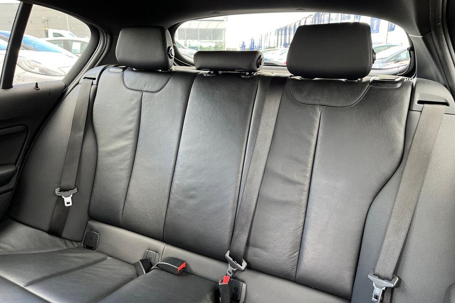 BMW 1 Series Photo autoimg-62e907f4d9d2334f2c4c6c9306dd29c0f0aa3128.jpg