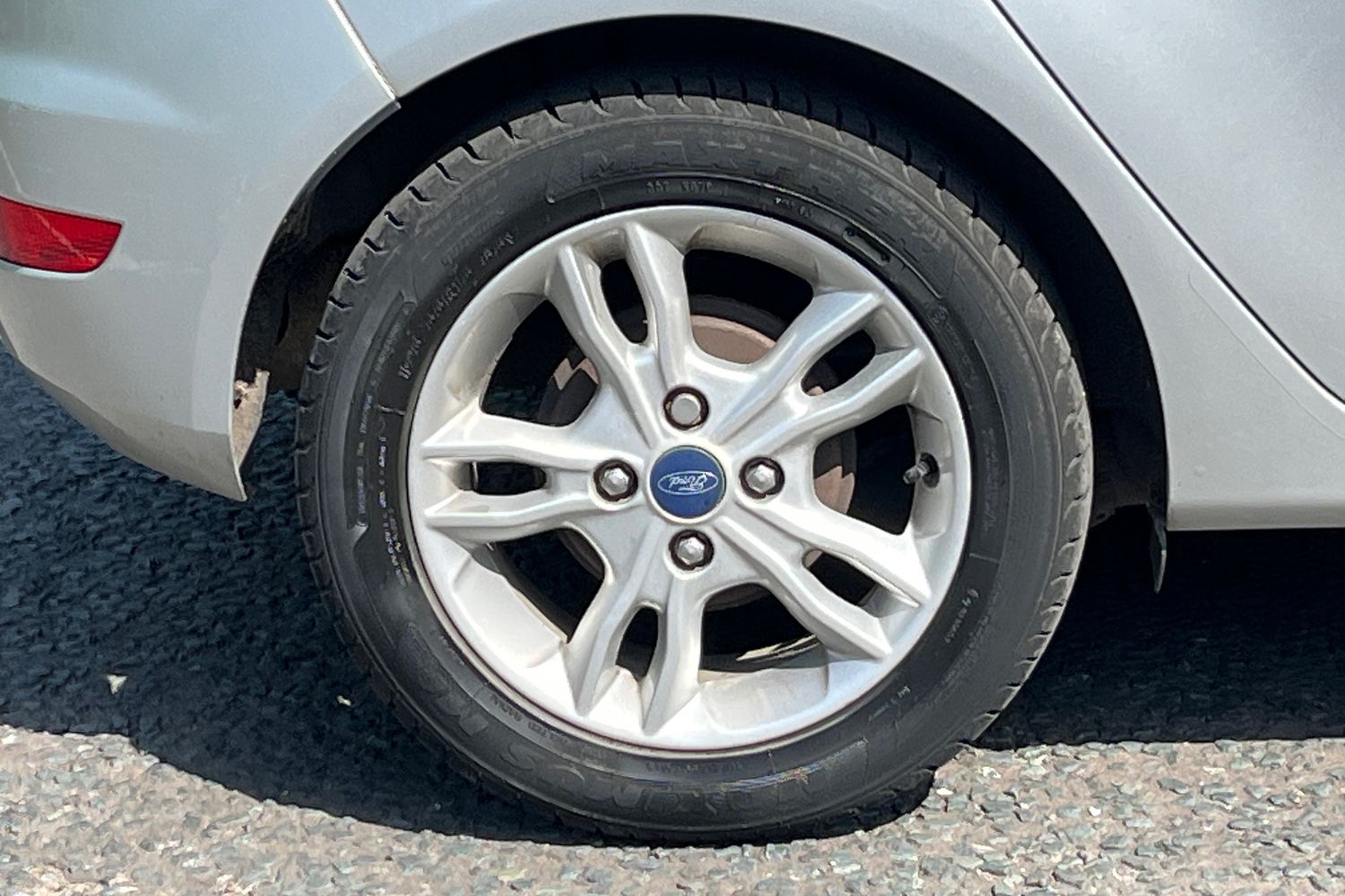 Ford FIESTA Photo 7