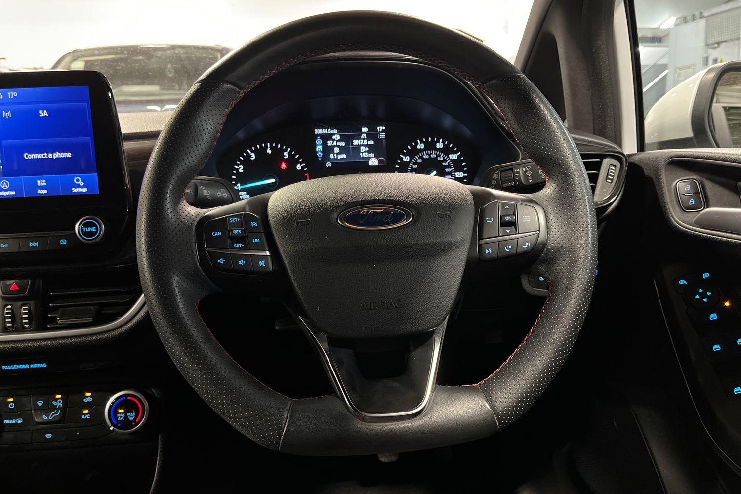 Ford FIESTA Photo 11