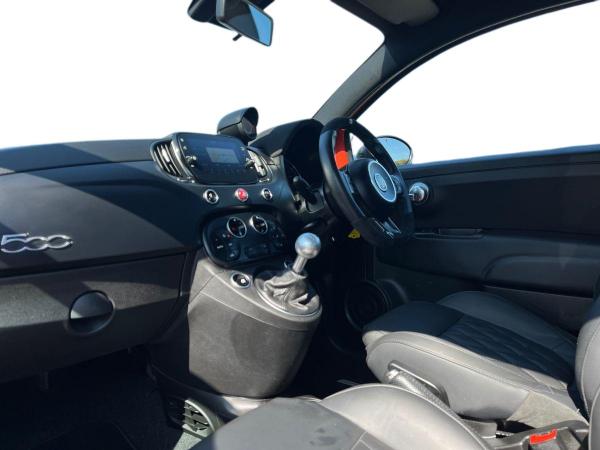 Abarth 695 Photo autoimg-62eda1aa07588a7997dd2ff68a55f47173d91d04.jpg