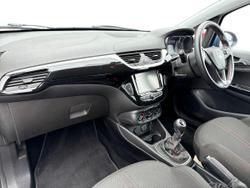 VAUXHALL Corsa Photo 2