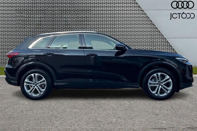 AUDI  Audi Q5 SUV Sport Photo 4