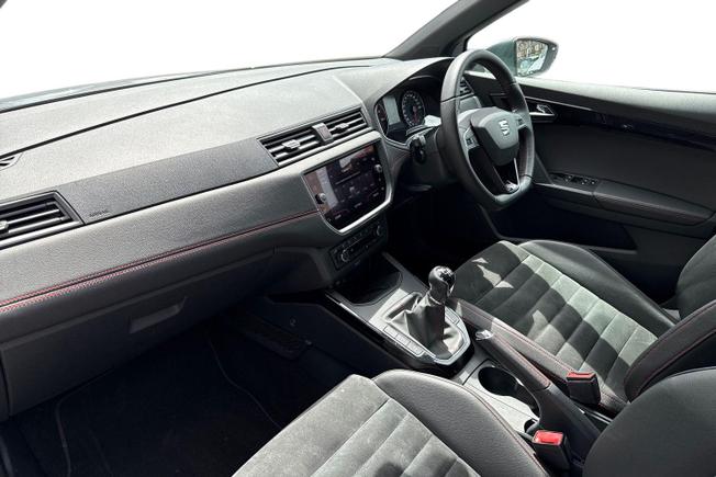 SEAT Arona Photo 2